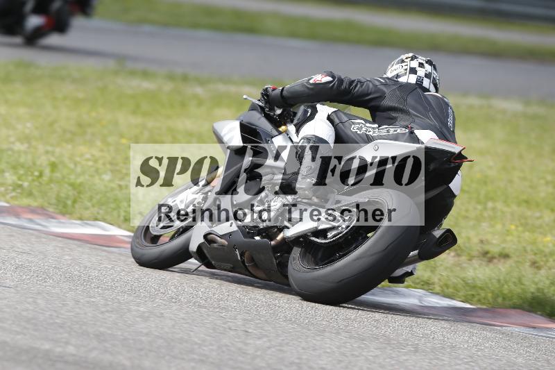 Archiv-2025/15 13.05.2025 Max Racing ADR/Gruppe rot/backside